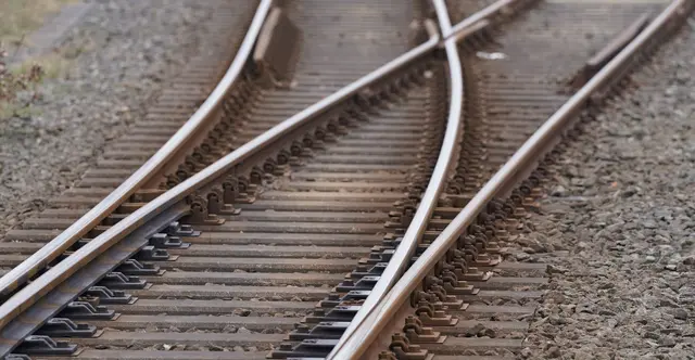 Bauarbeiten führen zu Änderungen im Fahrplan. (Symbolbild) | Foto: Marcus Brandt/dpa