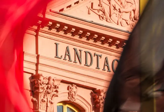 CDU und SPD in Rheinland-Pfalz verhandeln über eine Koalition. (Symbolbild) | Foto: Andreas Arnold/dpa