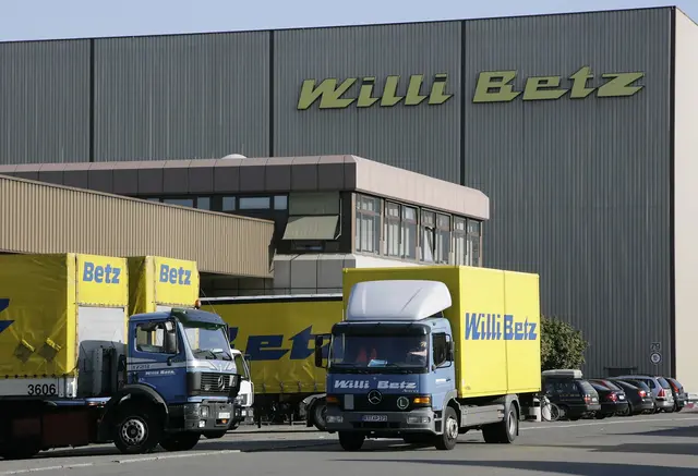 Lastwagen der Spedition Willi Betz stehen auf dem Gelände des Firmenhauptsitzes. (Archivbild) | Foto: picture-alliance/ dpa