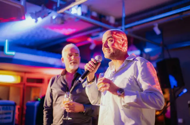 Den Schlussakkord im Schloßgarten in Kibo sehen Timo Holstein und Peter Frank mit einem lachenden und einem weinenden Auge | Foto: MxM Photo/gratis