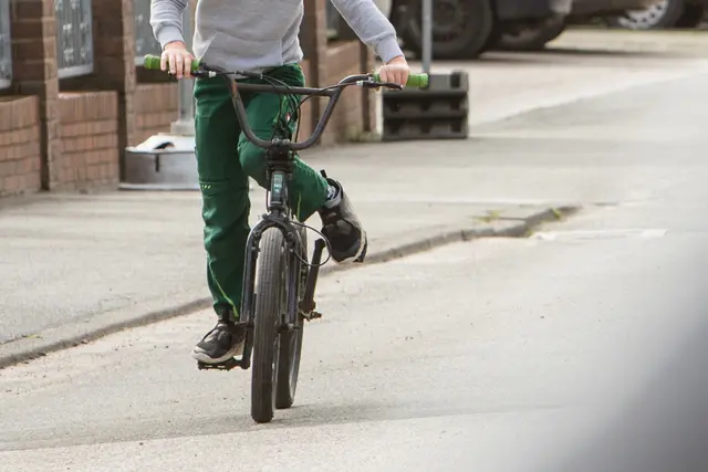 Haftung bei Kinder‑Unfall: Kinder sind Kinder...und können sich noch entsprechend verhalten. Darauf müssen sich andere Verkehrsteilnehmer einstellen. | Foto: dpa