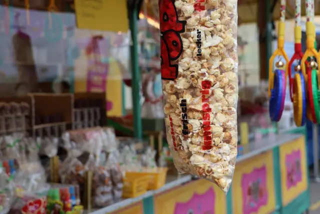 Der Maimarkt Landau bietet alles, was zu einem klassischen Jahrmarkt dazu gehört - natürlich auch Süßigkeiten | Foto: Stadt Landau