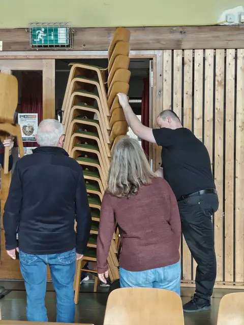 Vorbereitung: Es wird hoch gestapelt! | Foto: Sabine Nauland-Bundus