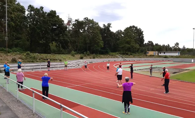 Ab dem 24. April wird wieder im Waldstadion trainiert. | Foto: Klaus Arp