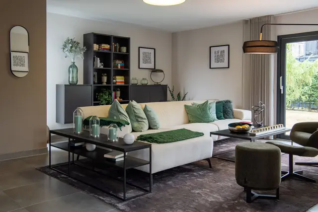 Helle Nuancen für Weite: Pastelltöne und helle Farben wie Beige reflektieren Licht und lassen Räume größer wirken. (zu dpa: «Der richtige Ton: Welche Wandfarbe passt in mein Wohnzimmer?») | Foto: dpa