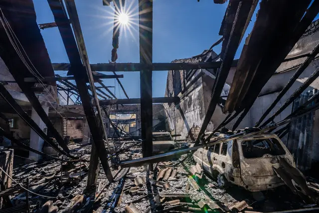 Der Brandbereich solle nicht betreten werden, empfiehlt die Verbandsgemeinde. (Archivfoto) | Foto: Andreas Arnold/dpa
