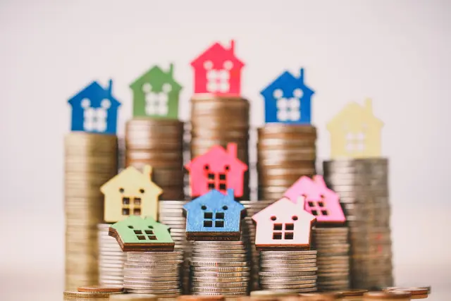 In den vergangenen Monaten haben sich die Pfarrgremien sowie der Verwaltungsrat intensiv mit der finanziellen Situation der Pfarrei und dem Erhalt der kirchlichen Immobilien auseinandergesetzt | Foto: TimeShops/stock.adobe.com