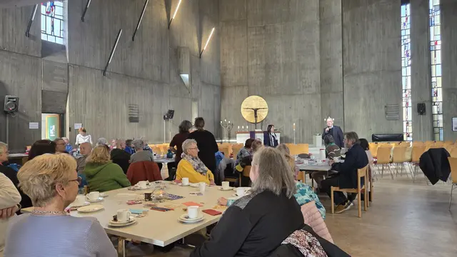 Spende Freitags um vier. | Foto: JeLammer