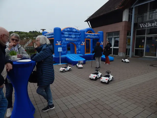 Spielspaß für Kinder vor der Volksbank | Foto: Anja Stemler