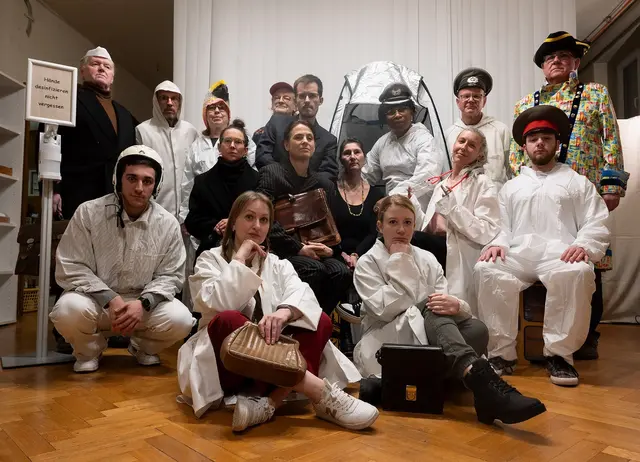 Eine absurd-komische Geschichte von Ehrgeiz, Korruption, Feigheit und Übertreibung: A.K.T. inszeniert Eugène Ionescos „Macbett“  | Foto: Martin Seebald