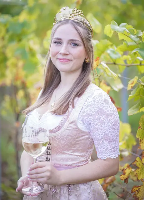 Lena I., Weinprinzessin Lachen-Speyerdorf 2025/2026 | Foto: Max Kany