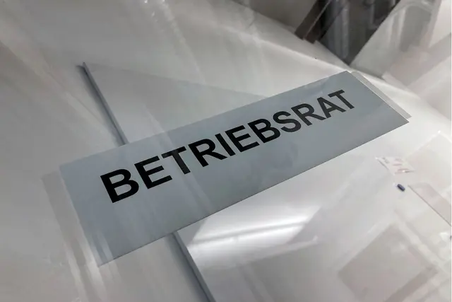 Gekündigte Arbeitnehmer dürfen trotz Kündigung bei einer Betriebsratswahl kandidieren. (zu dpa: «Kündigung hindert nicht an Kandidatur für Betriebsrat») | Foto: dpa