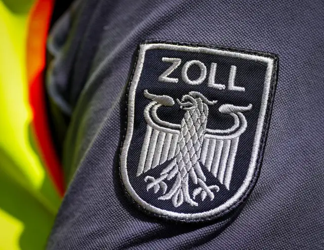 Ermittler des Hauptzollamts Ulm nahmen den 37-Jährigen bereits im März fest. (Symbolbild) | Foto: Soeren Stache/dpa
