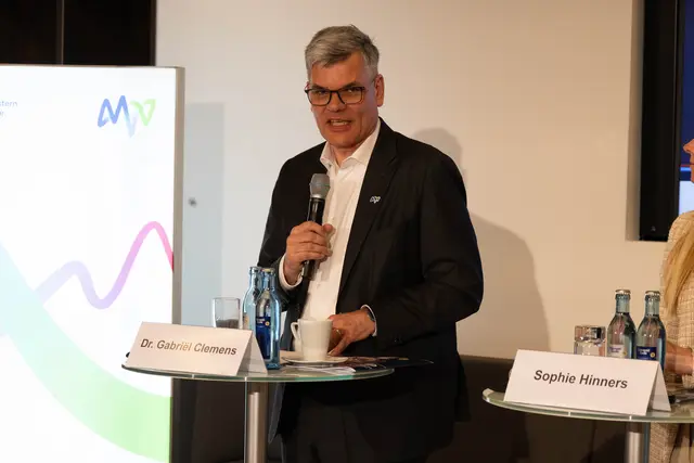 MVV-Vorstandsvorsitzender Gabriël Clemens  | Foto: Wolfgang Neuberth
