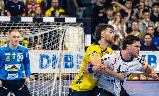 Johannes Golla bei Steven Plucnar Jakobsen in guten Händen  | Foto: Wolfgang Neuberth