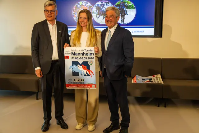 MVV-Vorstandsvorsitzender Gabriël Clemens (v.l.), Nationenpreisreiterin Sophie Hinners und Organisations-Chef Peter Hofmann. | Foto: Wolfgang Neuberth