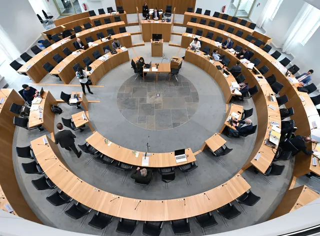 Einen Untersuchungsausschuss einzusetzen, soll schwerer werden. (Archivbild) | Foto: Arne Dedert/dpa