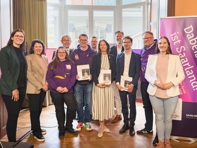 Im Rahmen eines Showcase-Abends in der Vertretung des Saarlandes bei der Europäischen Union - ganz im Zeichen des Sports, der Inklusion und des europäischen Zusammenhalts - informierte Sportminister Reinhold Jost Vertreterinnen und Vertreter aus europäischen Institutionen, Politik und Sport über die Special Olympics Nationalen Spiele 2026. | Foto: MIBS/A. Weber.