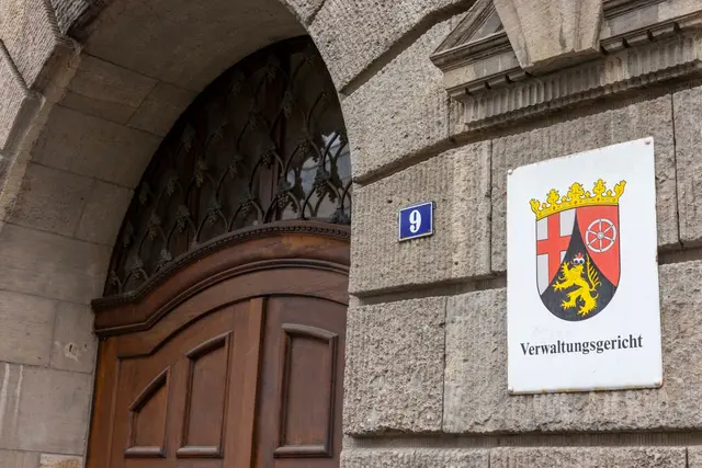 Es sei nicht nachvollziehbar, warum der Mann das Geld nicht auf ein Bankkonto eingezahlt habe. (Symbolbild) | Foto: Helmut Fricke/dpa