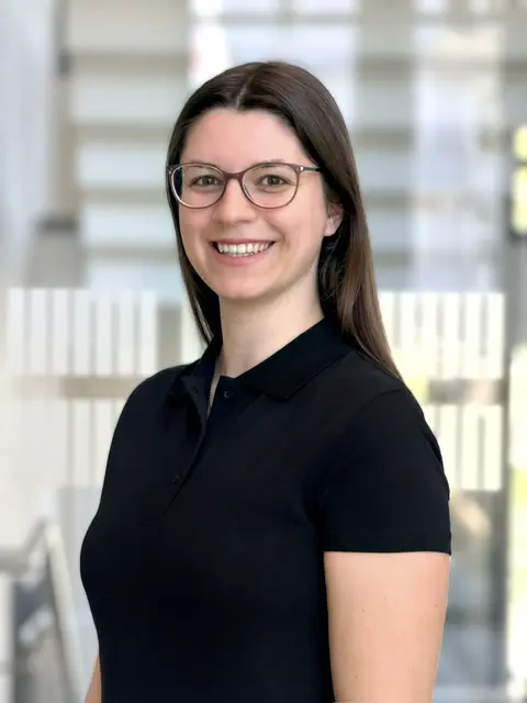 Michelle Olle ist die neue Quartiersmanagerin im Grübentälchen in Kaiserslautern. Im Quartierstreff „Guud Stubb“ können Bewohner ihre Ideen und Wünsche einbringen | Foto: Bau AG/gratis
