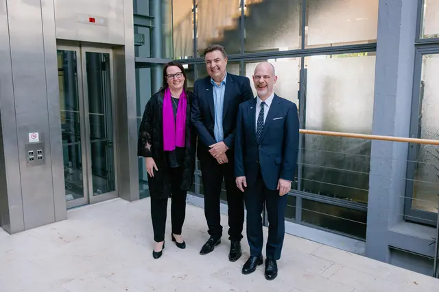(v.r.) Hauptgeschäftsführer Dr. Arne Rudolph, IHK-Präsident Frank Roth, erste Vizepräsidentin Victoria Denner-Rauh | Foto: IHK Karlsruhe