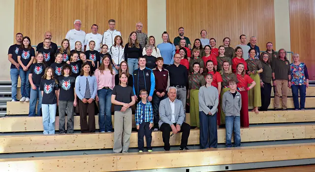 Gruppenfoto der zahlreichen Geehrten mit Bürgermeister Peter Christ | Foto: Brigitte Melder