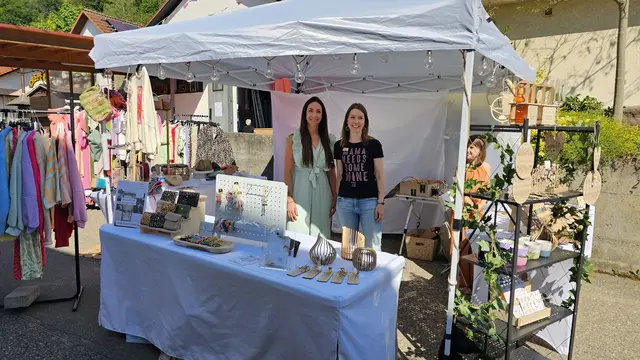 Zahlreiche Aussteller präsentieren ihre Waren entlang der Andergasse. | Foto: Eva Bender