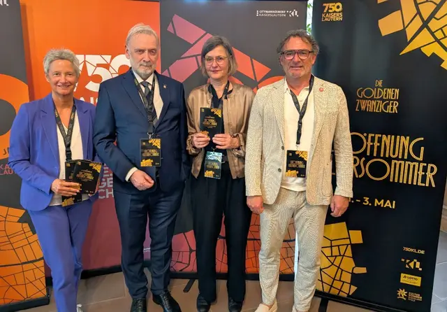 Haben das Programm zur Eröffnung des Kultursommers vorgestellt:
OB Beate Kimmel (v. l.), Kulturstaatssekretär Jürgen Hardeck, Teneka Beckers  vom Kultursommer Rheinland-Pfalz und Alexander Heß, Leiter des Citymanagements
 | Foto: Kultursommer RLP/gratis