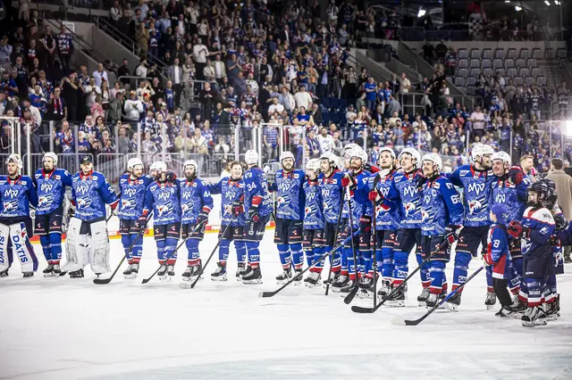 Die Adler Mannheim bejubeln den Finaleinzug.
 | Foto: Adler/PIX-Sportfotos
