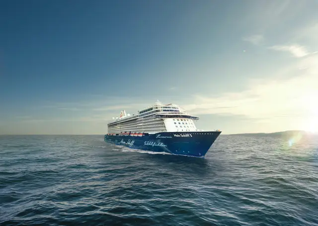TUI cruises kann "Mein Schiff 5" und 4 bald wieder für Kreuzfahrten einsetzen kann, die Straße von Hormus wird aktuell befahren | Foto: TUI Cruises