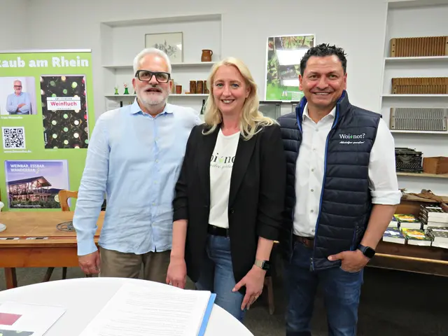 Uwe Ittensohn, Ariane Neunzling-Brahimi und Gjevabi Brahimi | Foto: Brigitte Melder