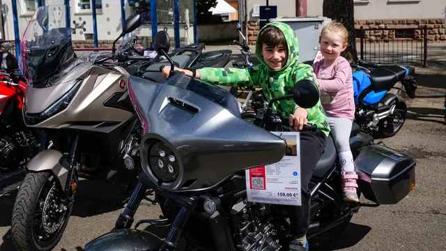 Auch die jüngsten Besucher kommen auf ihre Kosten: Bei der Sickingenmesse können Fahrzeuge aus nächster Nähe erlebt werden. | Foto: Erik Stegner