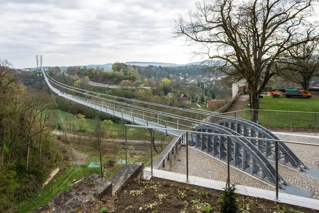 Die Hängebrücke ist laut der Stadt Rottweil ein neues Wahrzeichen. | Foto: Silas Stein/dpa