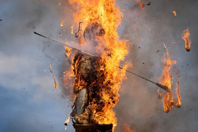 Die schnelle Explosion des "Bööggs" verspricht einen guten Sommer | Foto: Claudio Thoma/KEYSTONE/dpa