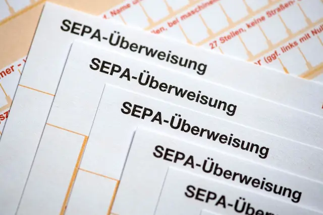 Passen Name und Iban zusammen? In einer Untersuchung hat die Stiftung Warentest festgestellt, dass einige Banken es mit der Pflicht zum Empfänger-Check nicht ganz so genau nehmen. (zu dpa: «Papierüberweisungen: Banken versäumen wichtige Überprüfung») | Foto: dpa