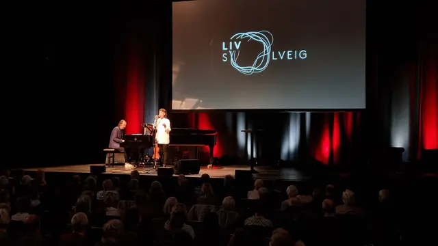 Musikalisch eröffnet wurde der Abend von Liv Solveig, die neue Songs spielte und zugleich auf weitere Auftritte - unter anderem am 17. Mai - hinwies. | Foto: www.jowapress.de