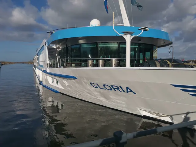 Mit der MS Gloria der schweizer Reederei Scylla begann die 20. Leserreise in Düsseldorf auf dem Rhein Die einwöchige Flusskreuzfahrt führte in die Niederlande und Belgien und endete wieder in Düsseldorf. | Foto: Ulrich Arndt