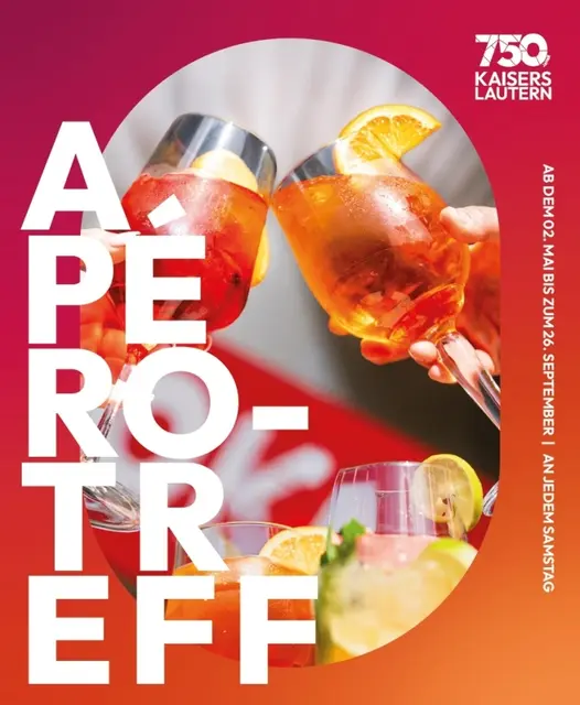 Der Apéro-Treff bringt an jedem Samstag von Mai bis September Leben in die City – immer bei einem anderen Café, Restaurant oder Lokal | Foto: © PEAKS