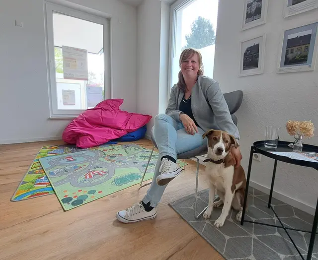 Alexandra Wolfs Hund Finn ist ein gern gesehener Gast im Quartiersbüro | Foto: Monika Klein