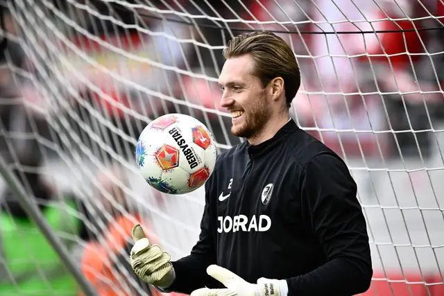 Florian Müller wird auch im Halbfinale des DFB-Pokals das SC-Tor hüten. (Archivbild) | Foto: Silas Stein/dpa