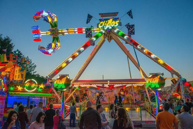 Maimarkt Pirmasens: Heißgeliebte Klassiker unter den Fahrgeschäften treffen auf spektakuläre Neuheiten. | Foto: red