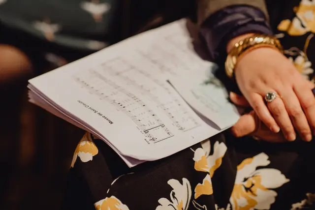 Chöre verschiedener Altersgruppen gestalteten das Konzert „Musik zum Muttertag“ in der Kirche St. Gangolf | Foto: lorabarra/stock.adobe.com