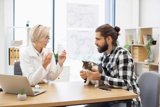 Wertschätzung und realistische Erwartungen beim Tierarzt-Termin helfen, Wartezeiten und Behandlungsentscheidungen besser einzuordnen. | Foto: Bundesverband für Tiergesundheit e.V., Foto: undefined undefined