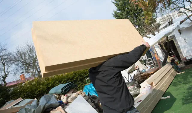 Private Helfer lassen sich über den gesetzlichen Unfallschutz einer Bau-Berufsgenossenschaft absichern. (zu dpa: «Hausbau: Diese 4 Versicherungen sind unverzichtbar») | Foto: dpa