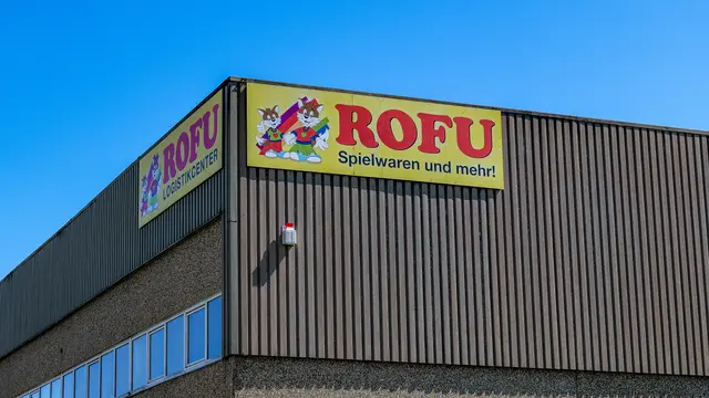 Das ROFU-Logistikzentrum in Ramstein-Miesenbach: Der Standort wird im Zuge der Sanierung geschlossen, rund 60 Arbeitsplätze fallen weg. | Foto: Erik Stegner