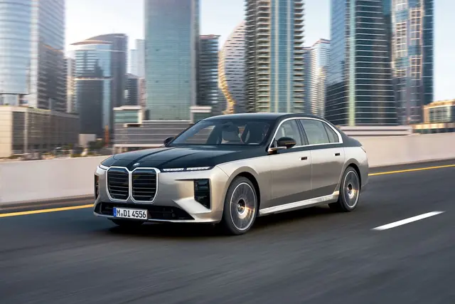 Facelift für den 7er: Neben zahlreichen Ergänzungen und Verfeinerungen bei Ausstattung und Ambiente hat BMW zudem die Assistenzsysteme verbessert. (zu dpa: «BMW 7er erhält Technik der Neuen Klasse») | Foto: dpa