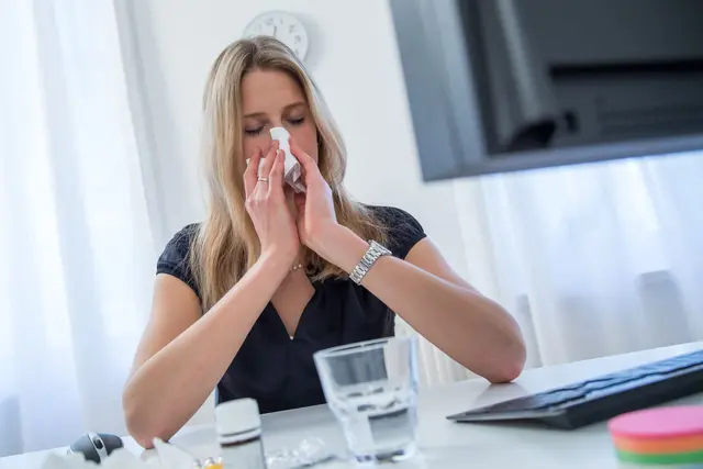 Wer von einem Infekt geplagt wird, der ist in der Regel sowohl im Büro als auch im Homeoffice gleichermaßen arbeitsunfähig. (zu dpa: «Arbeitsunfähig im Homeoffice: Wann bin ich krank genug?») | Foto: dpa