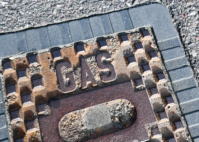 Bei Bauarbeiten im Ortsteil Rommersheim der Stadt Wörrstadt wurde eine Gasleitung beschädigt. (Symbolbild)   | Foto: Bernd Weißbrod/dpa