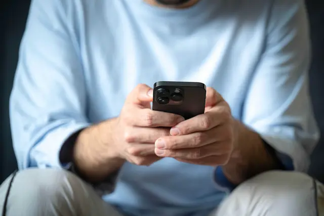 Phishing über Messenger im Fokus: Angreifer nutzen Chats, um sensible Informationen wie Verifizierungscodes oder PINs zu erbeuten. (zu dpa: «Betrüger geben sich als Signal-Support aus – worauf achten?») | Foto: dpa