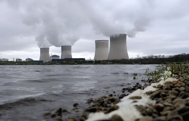 Das Saarland, Rheinland-Pfalz und Luxemburg streben seit längerem eine Stilllegung des Atomkraftwerks an. (Archivbild) | Foto: Christophe Karaba/epa/dpa